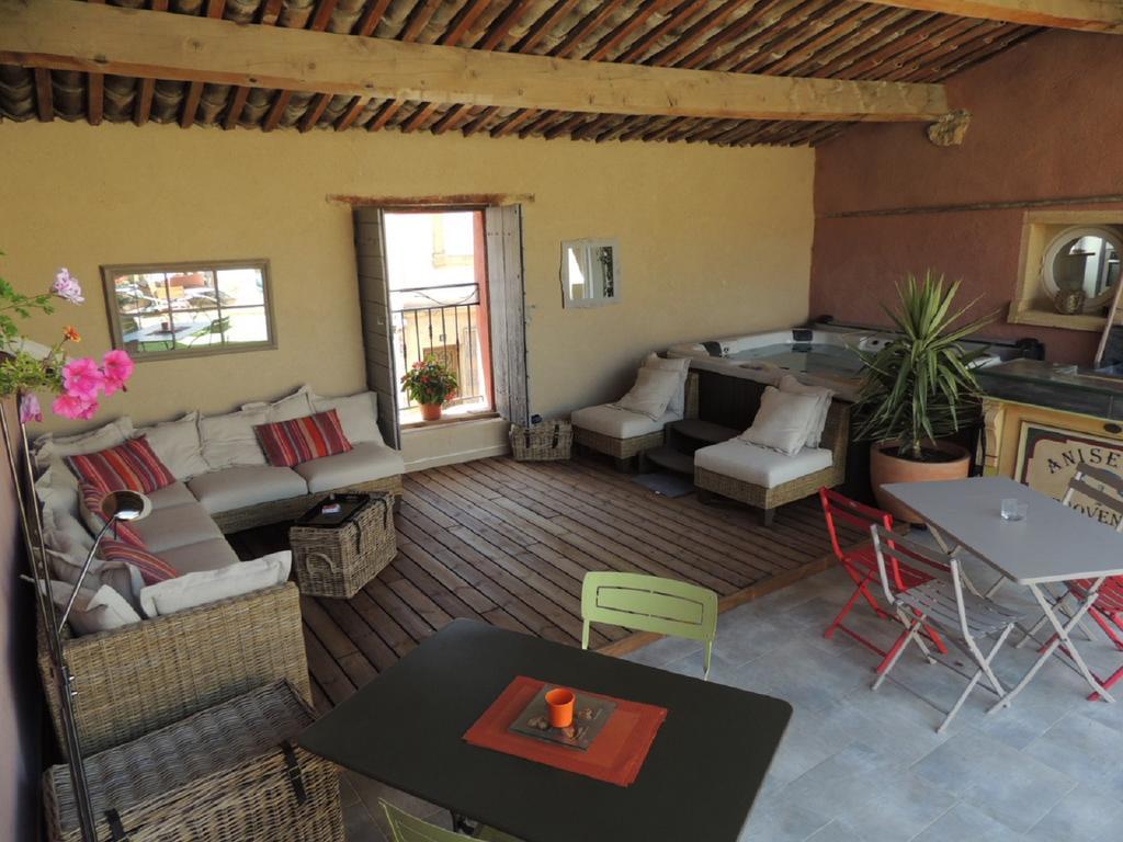Eden Roque Hotel La Roque-d'Antheron Buitenkant foto